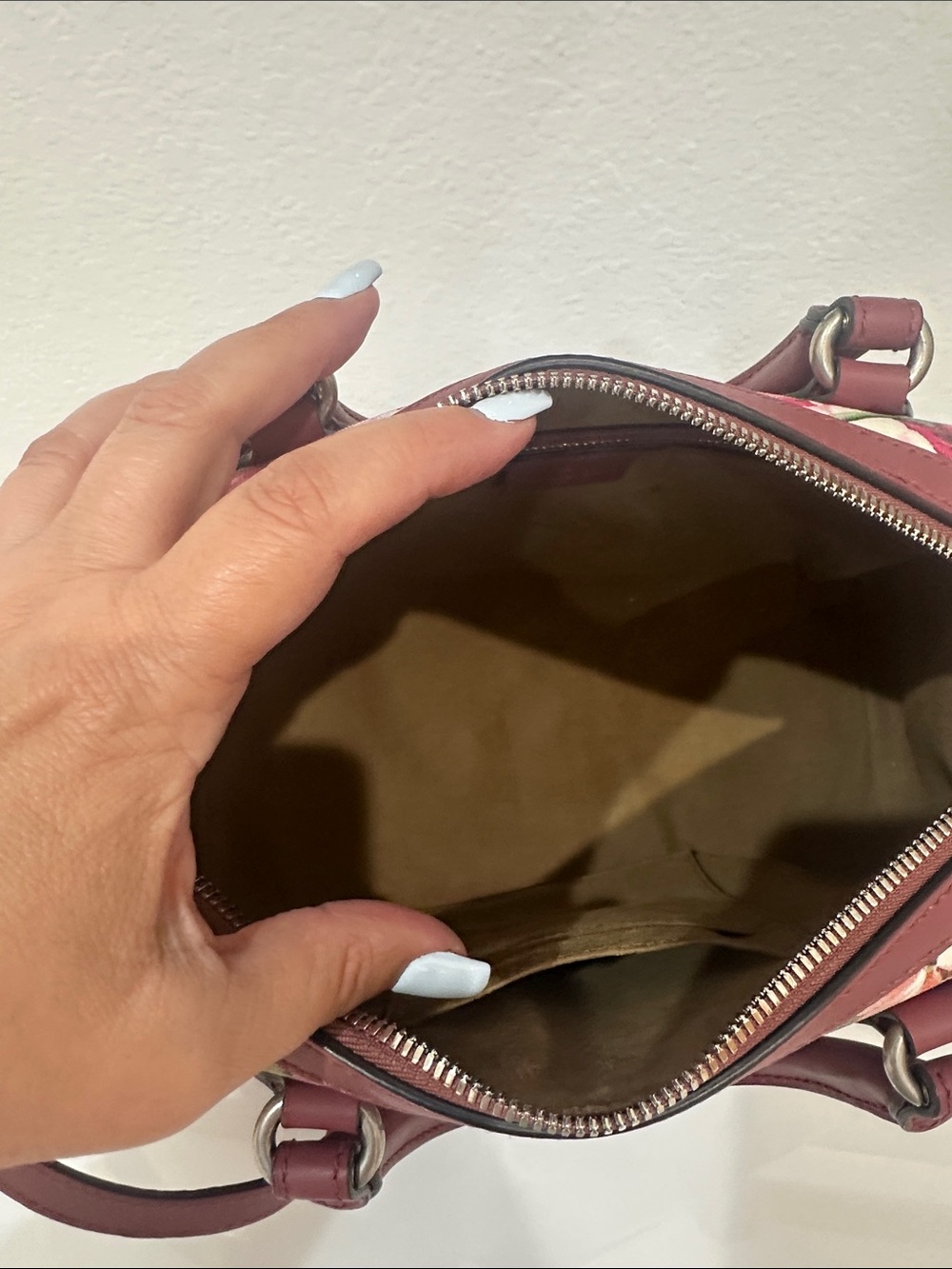 Gucci GG Supreme Floral Mini Boston Bag in Pink and Burgundy - Picture 3 of 6